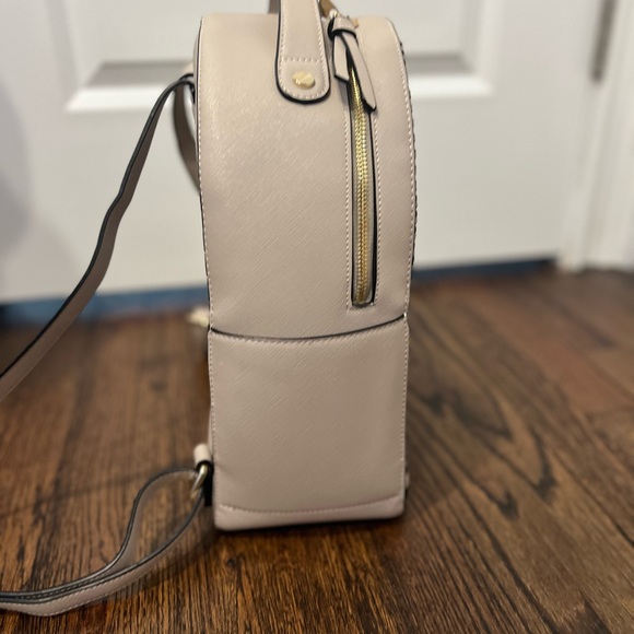 CALPAK Backpack. Great Used Condition. Perfect for work, school, busy moms. Zip - Picture 2 of 11